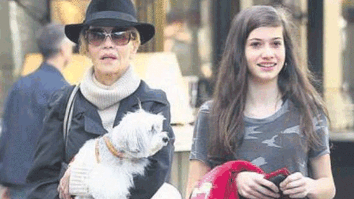 Jane Fonda torunuyla alışverişte