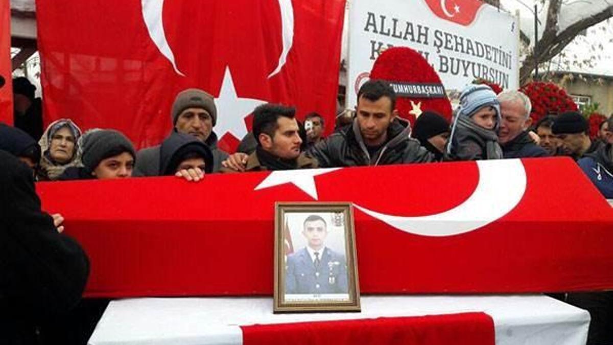 El Bab şehidi Astsubay Okan Altıparmak'ı 5 bin kişi uğurladı