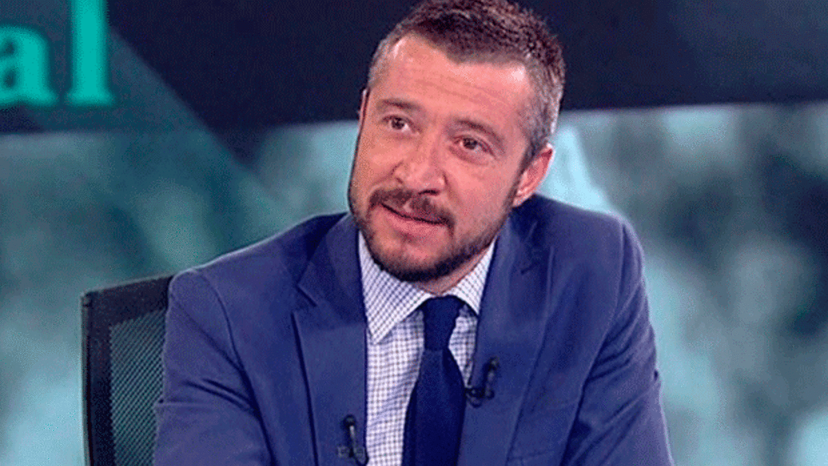 Tümer Metin gidiyor, Gullit geliyor!