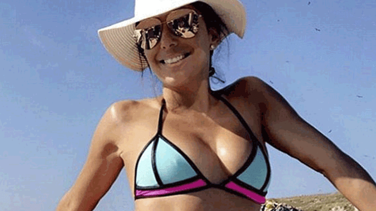 Eva'nın bikini şovu büyüledi!