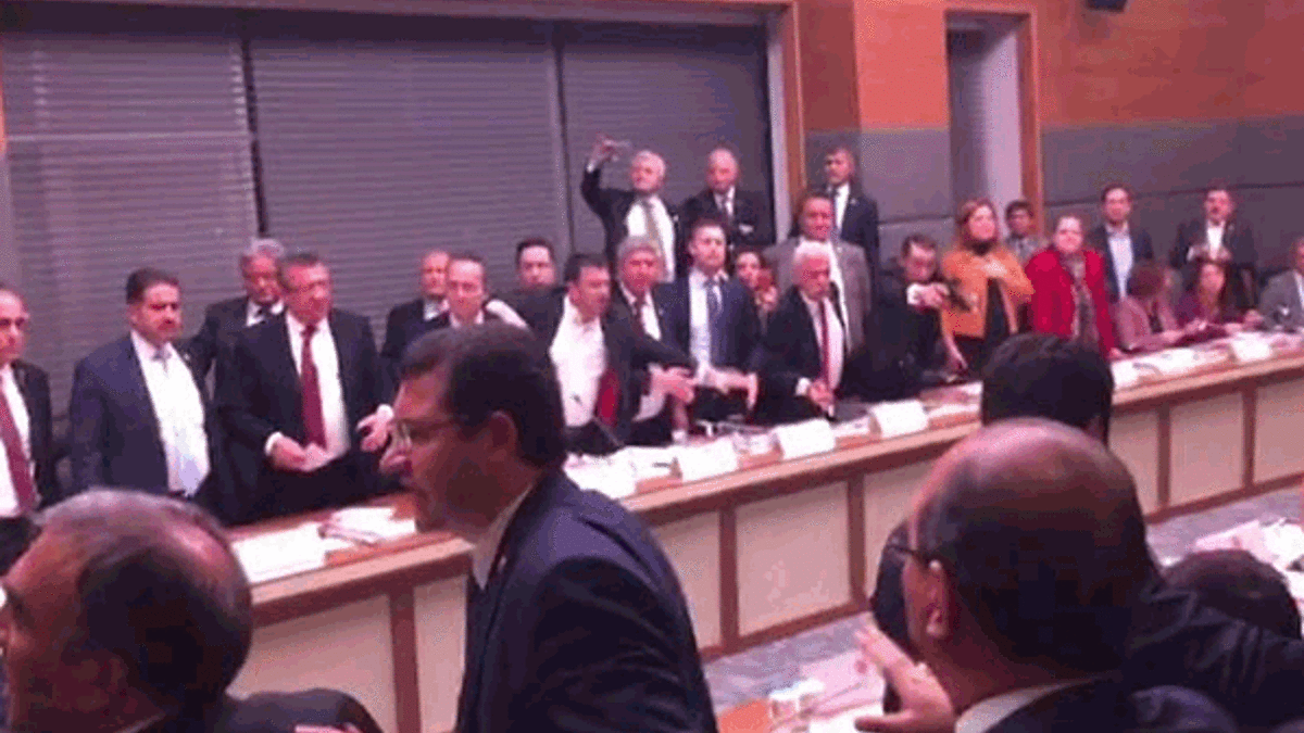TBMM Anayasa Komisyonu'nda tartışma çıktı!