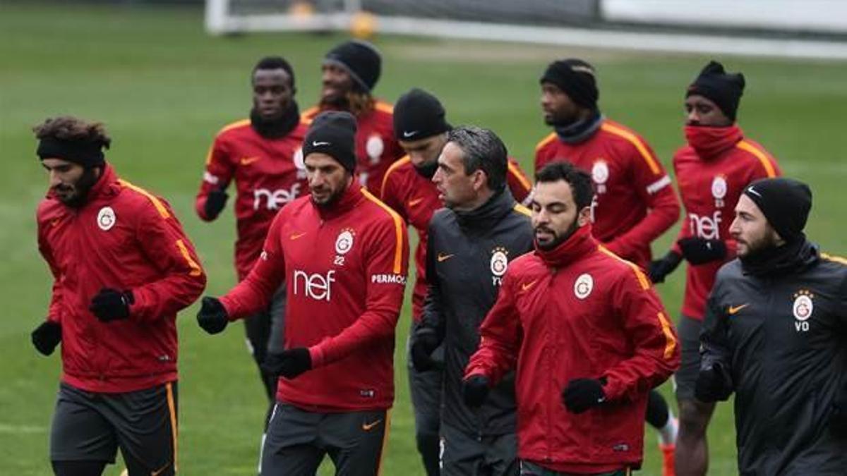 Galatasaray'da üç oyuncunun sözleşmesi feshedildi!
