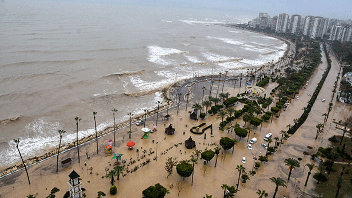 Mersin'deki sel felaketinde karı koca hayatını kaybetti