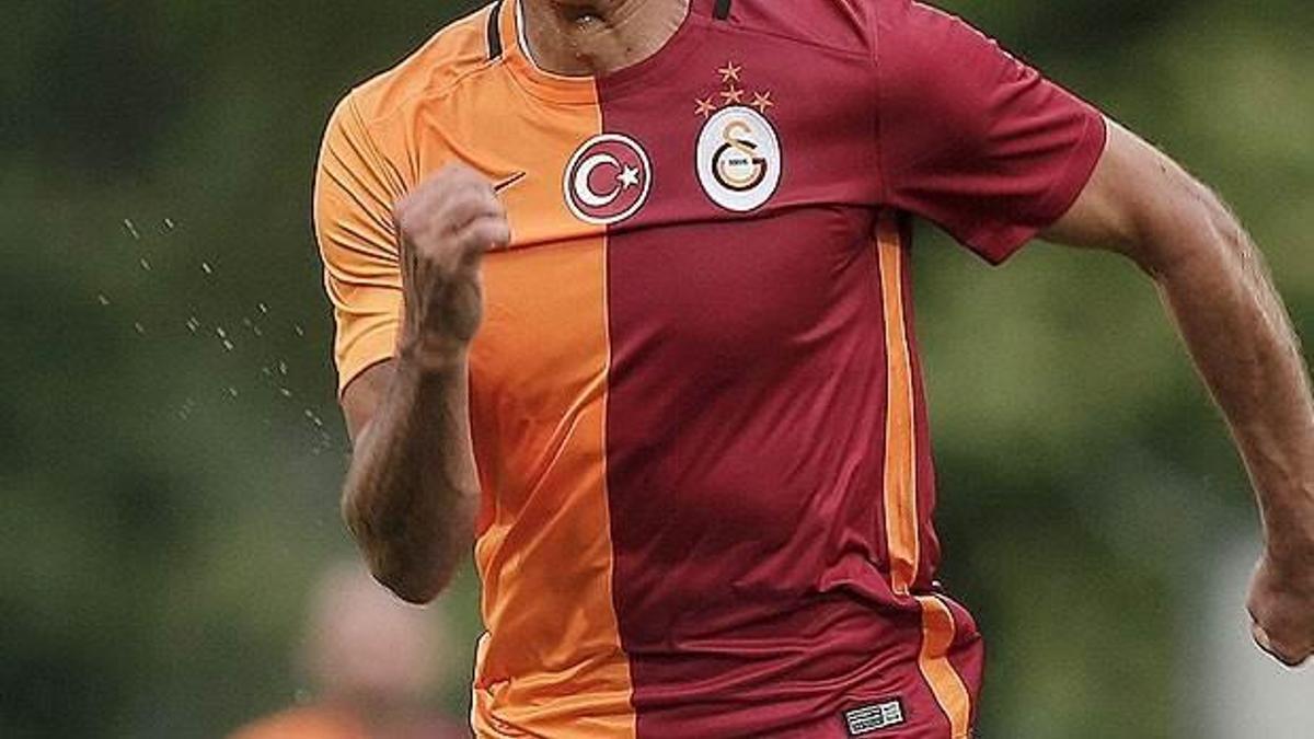 G.Saray'da 5 isim daha yolcu