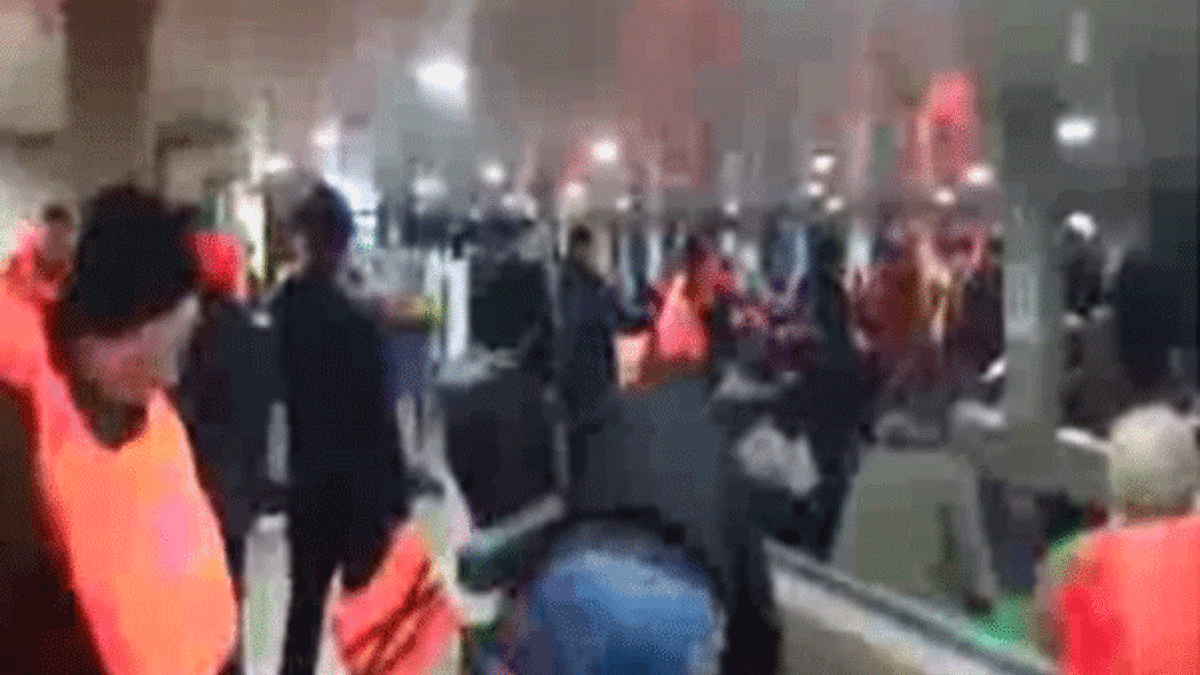 Feribotta panik! Can yelekleri dağıtıldı!