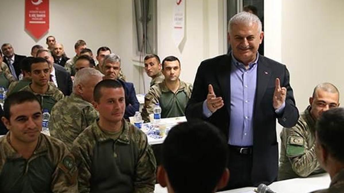 Başbakan Yıldırım: Sizler bizim Fırat Kalkanı'ndaki kahramanlarımızsınız