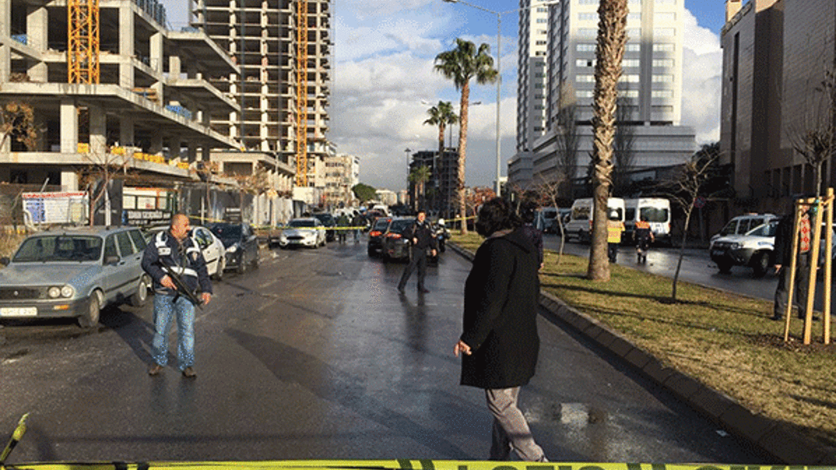 Görgü tanığının ifadesi: Araç polis memuruna çarpıyor ve...
