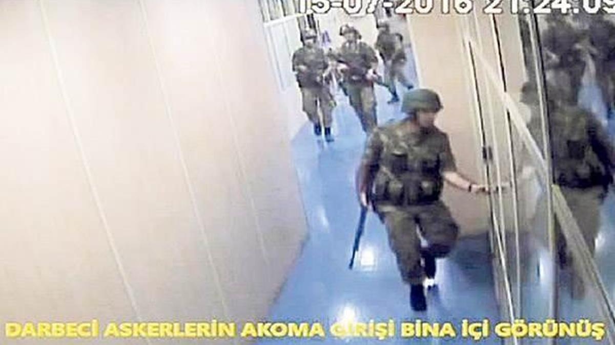 Yüzbaşıya ‘Atatürk’çü görünün’ talimatı