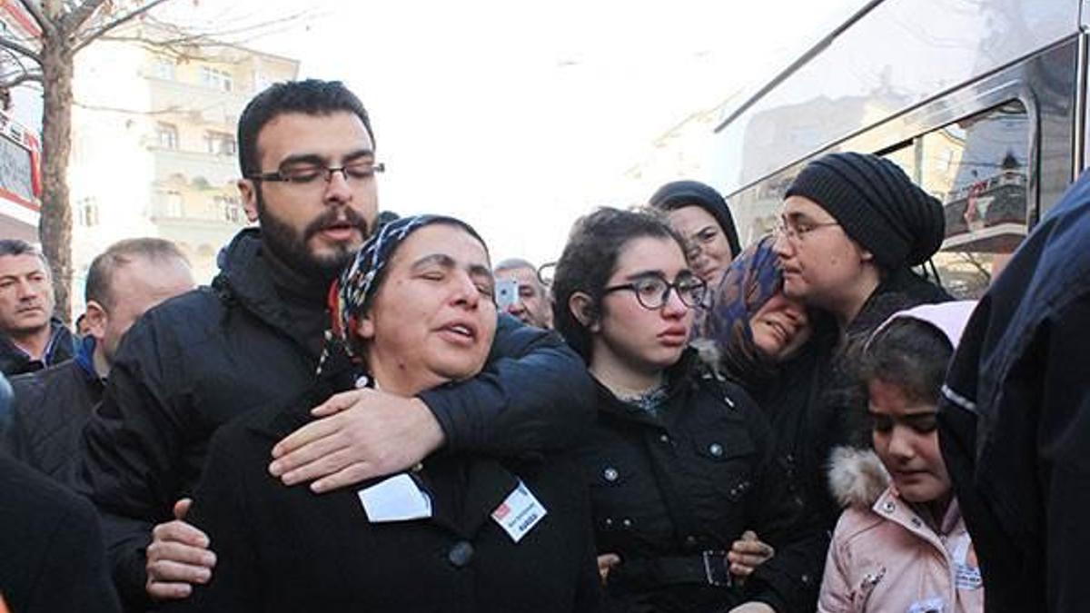 Kahraman şehidin naaşı son yolculuğu öncesi baba evine getirildi