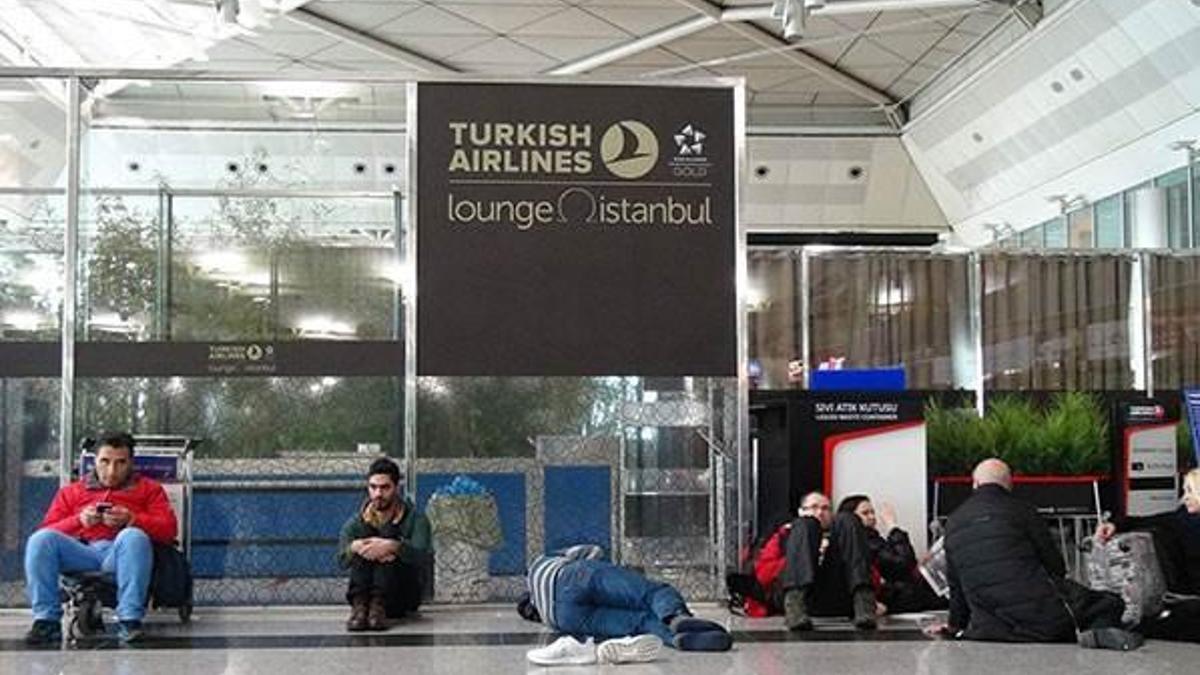 Sefer iptalleri artıyor, havalimanında kuyruklar uzadı