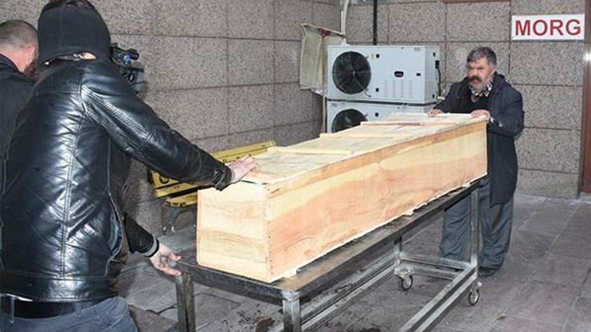 Teröristin cenazesi kömür torbaları arasında taşındı
