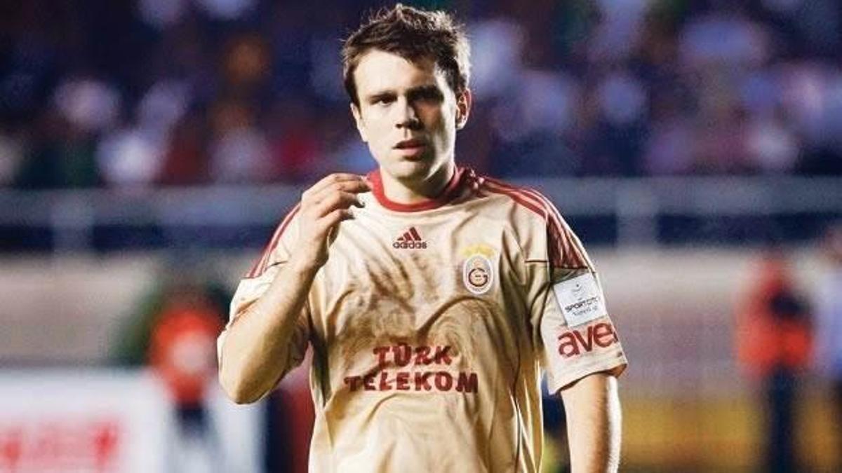 Misimovic futbolu bıraktı