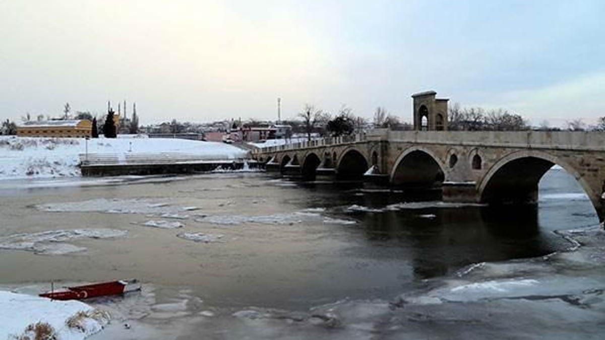 Tunca Nehri akmıyor, Meriç kısmen buz tuttu