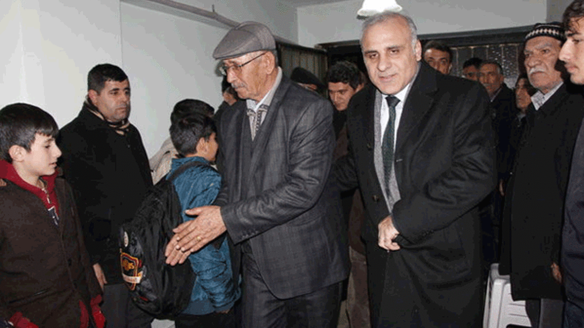 Ömer Halisdemir'in babasından Fethi Sekin'in ailesine taziye ziyareti