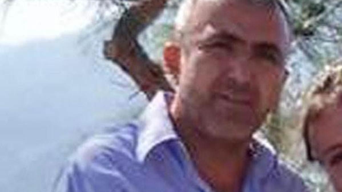 Babasını bıçaklayıp, üvey annesini...