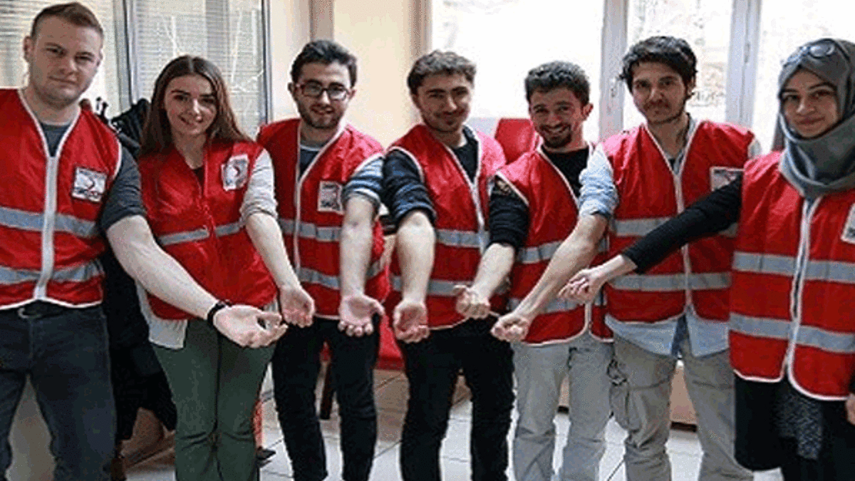 Gençler kan bağışı için meydan okuyor