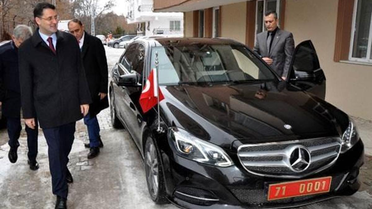 Kırıkkale Valisi makam aracıyla evinden aldı!