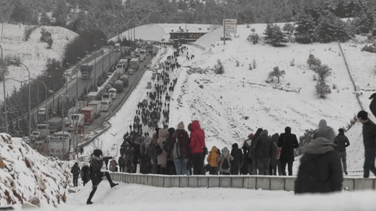 Uşak'ta 144 köy yolu ulaşıma kapandı