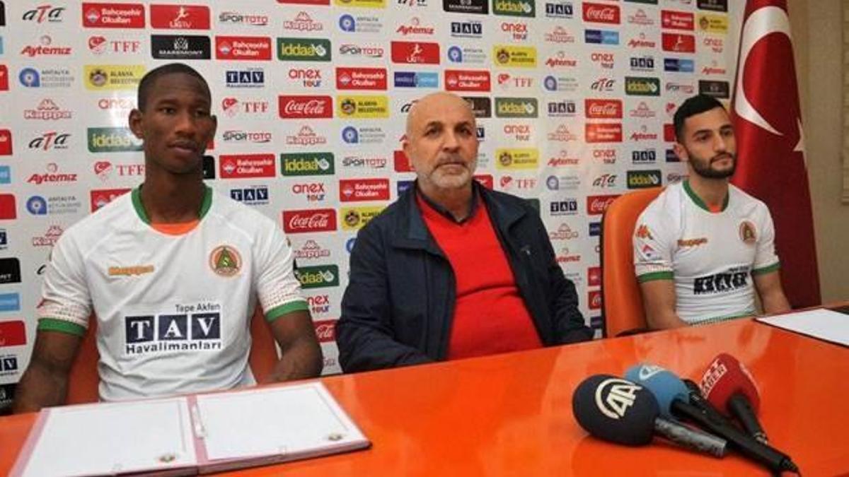 Glynor Plet ve Emre Nefiz Aytemiz Alanyaspor'da