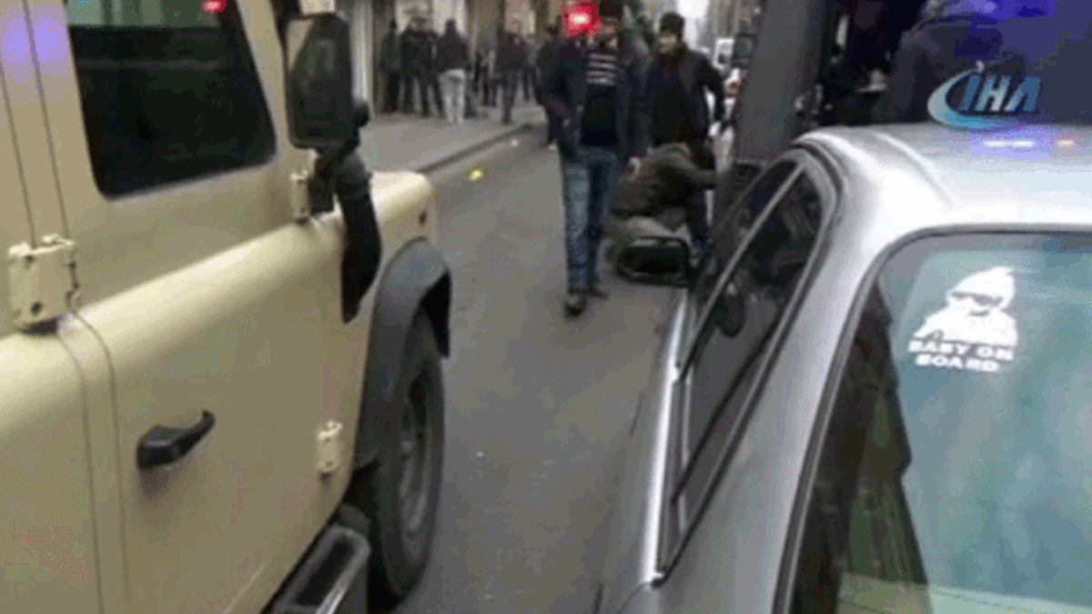 Diyarbakır’dan son dakika habari! El yapımı patlayıcıyla saldırdılar... Yaralılar var