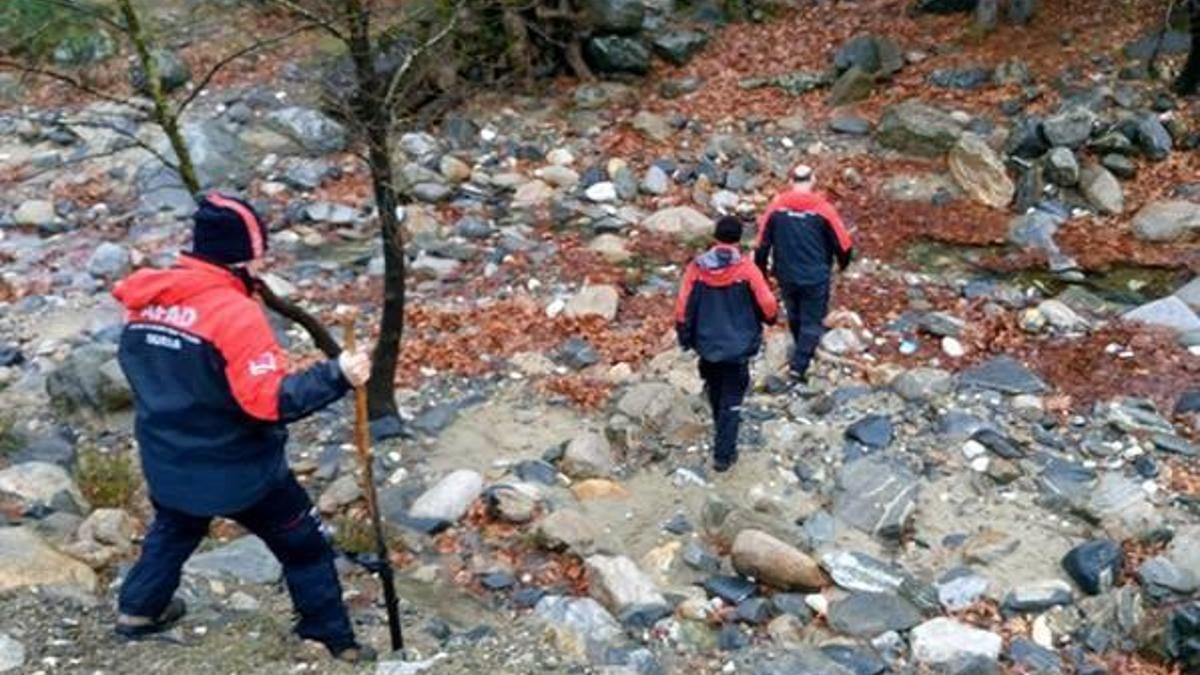 Ormanlık alanda erkek cesedi bulundu