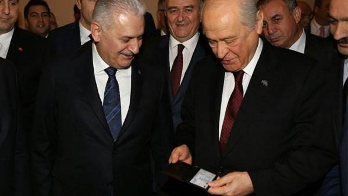Başbakan'dan Bahçeli'ye jest