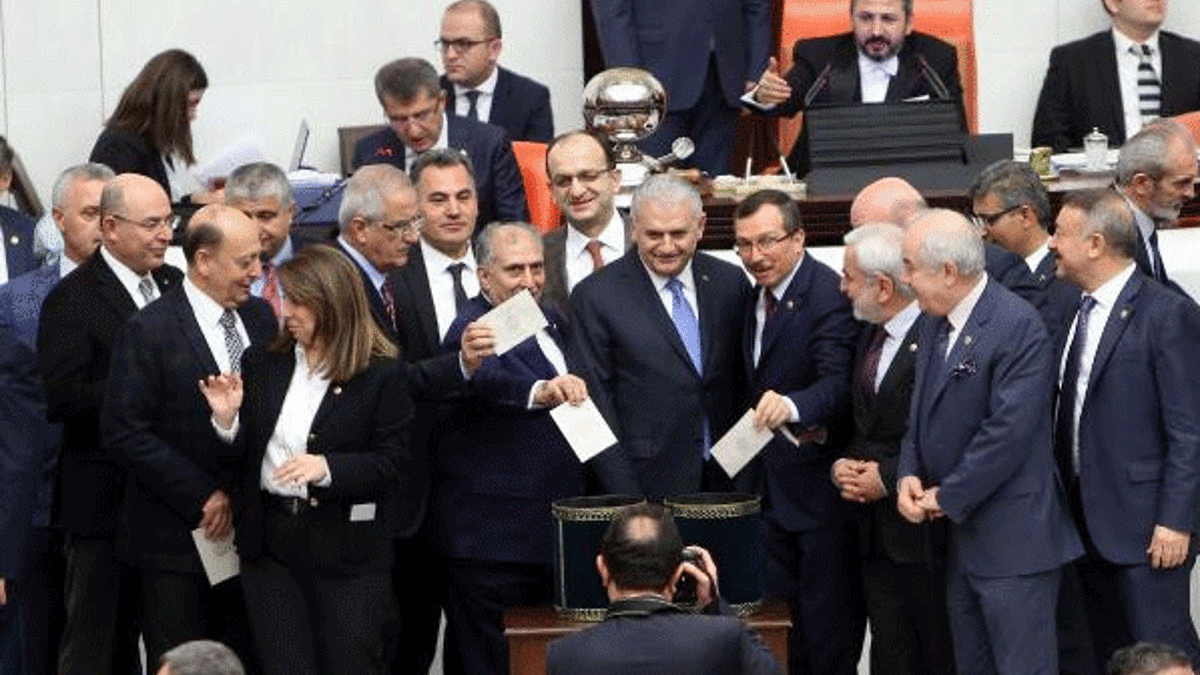 Siyaset kulisleri çalkalanıyor! AK Parti'nin yeni planı
