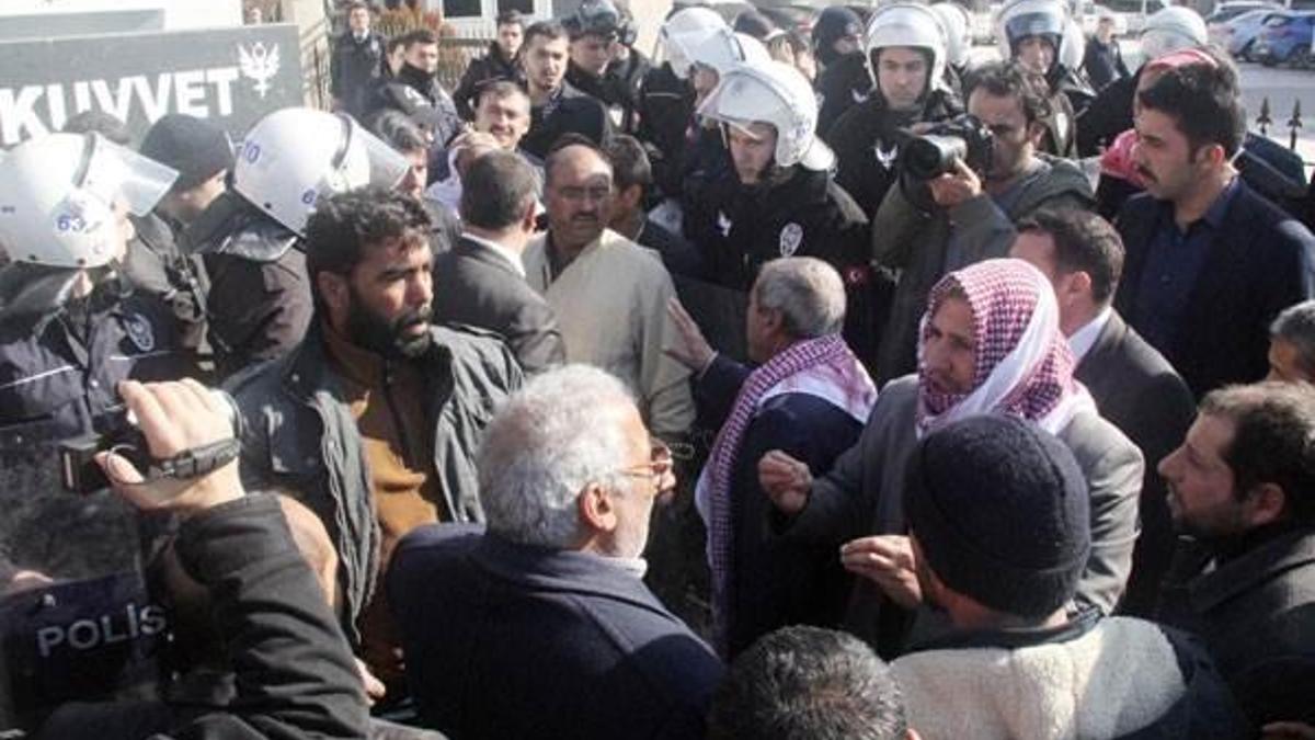 Kavga büyümesin diye Vali'ye gittiler
