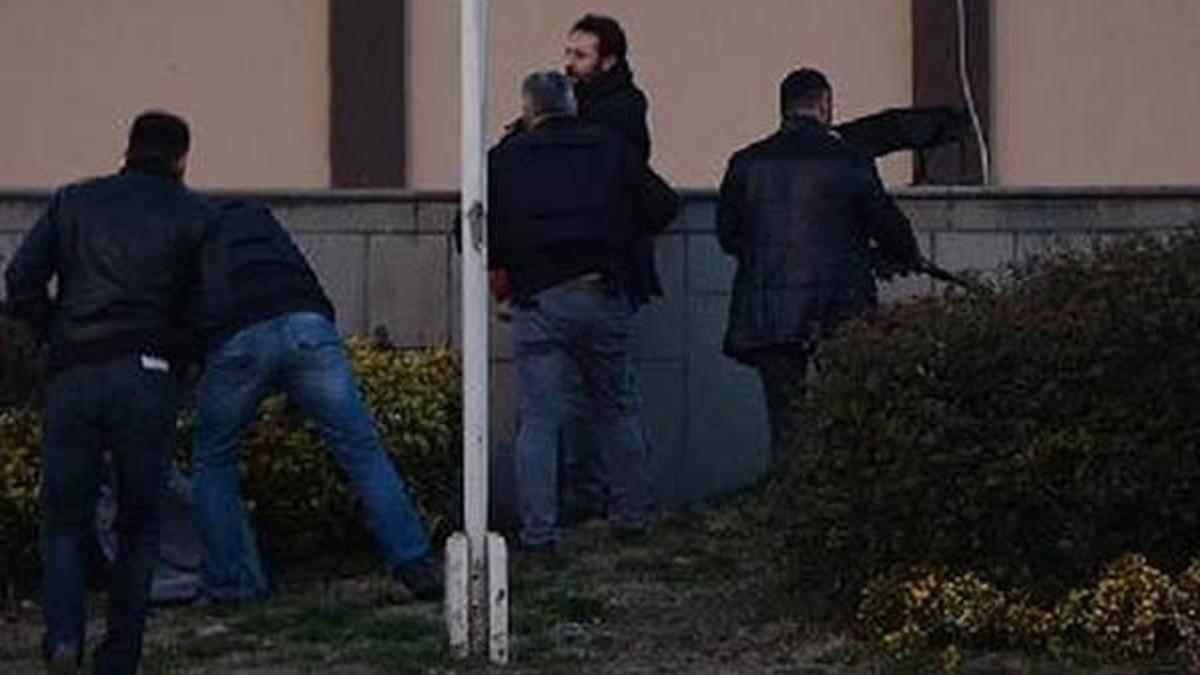 Sinop Valiliği önünde sıcak saatler