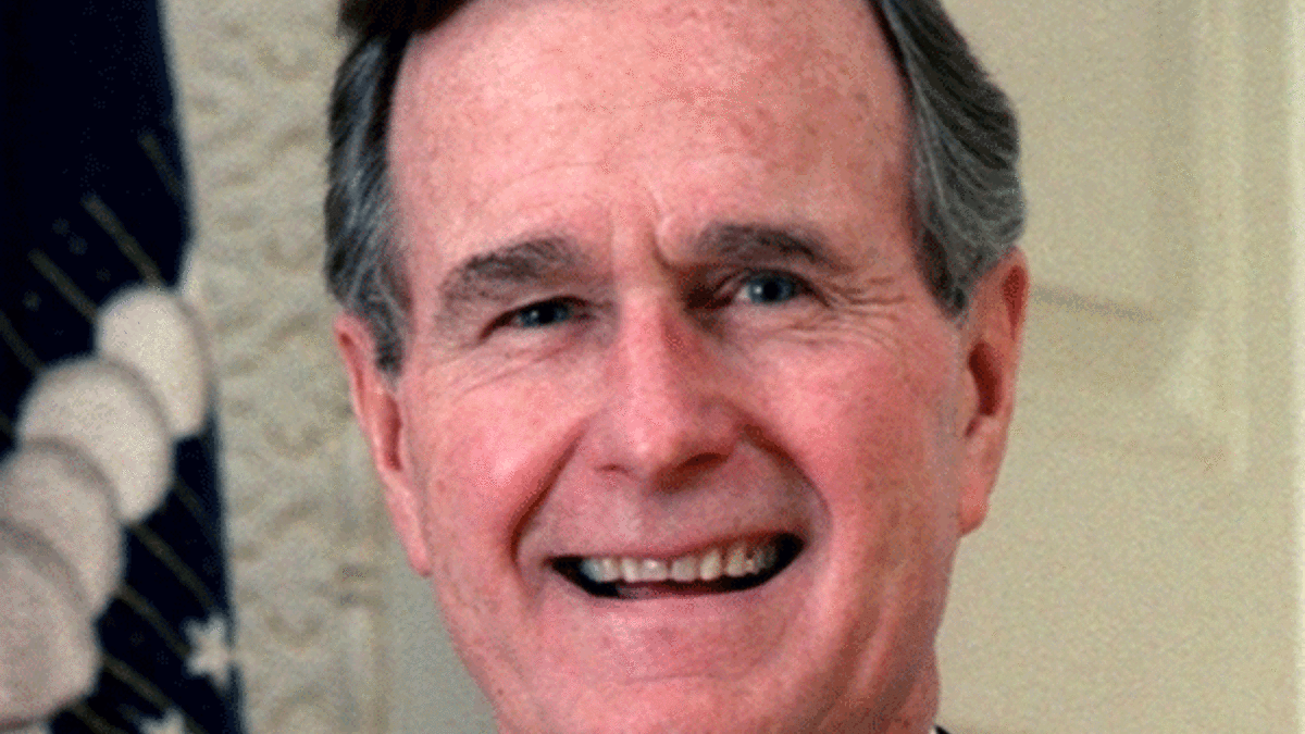 George Bush hastaneye kaldırıldı!