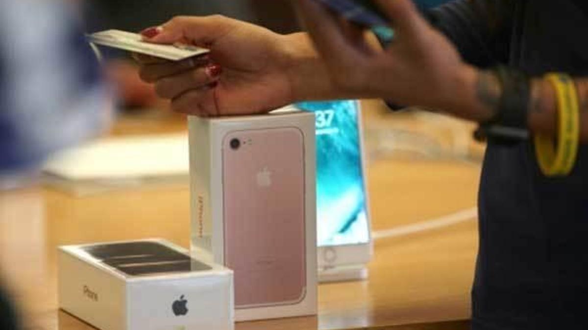 iPhone alacaklara kötü haber! İphone zammı yapıldı...