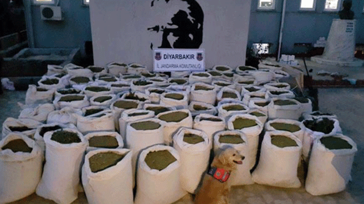 Diyarbakır'da 2 ton 939 kilo esrar ele geçirildi