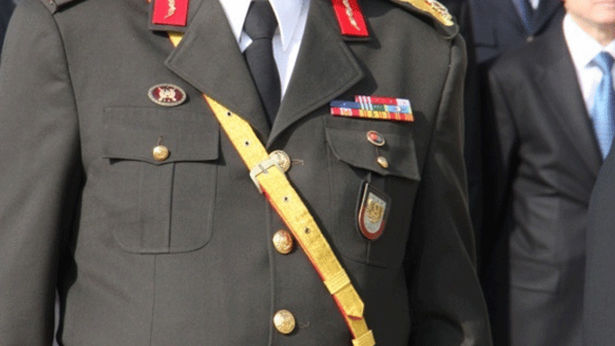 Antalya'da büyük FETÖ operasyonu: 18 rütbeli askere gözaltı