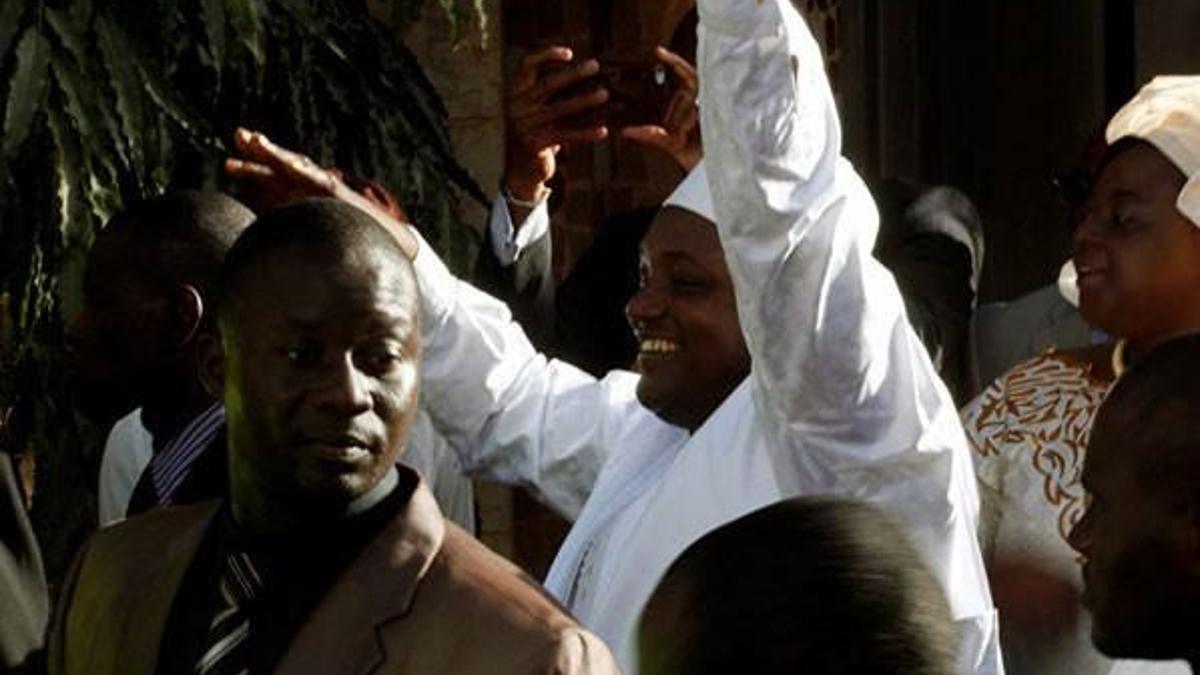 Gambiya’da bir devlet başkanı, iki first lady