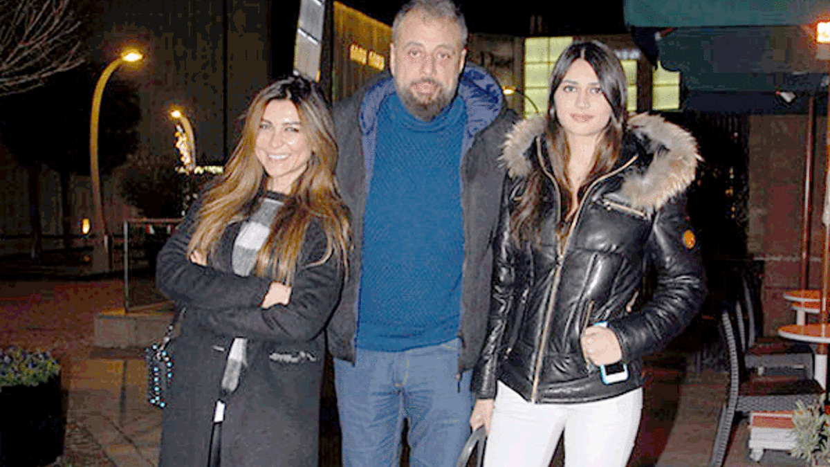 Alkan ailesinin keyifli akşam yemeği