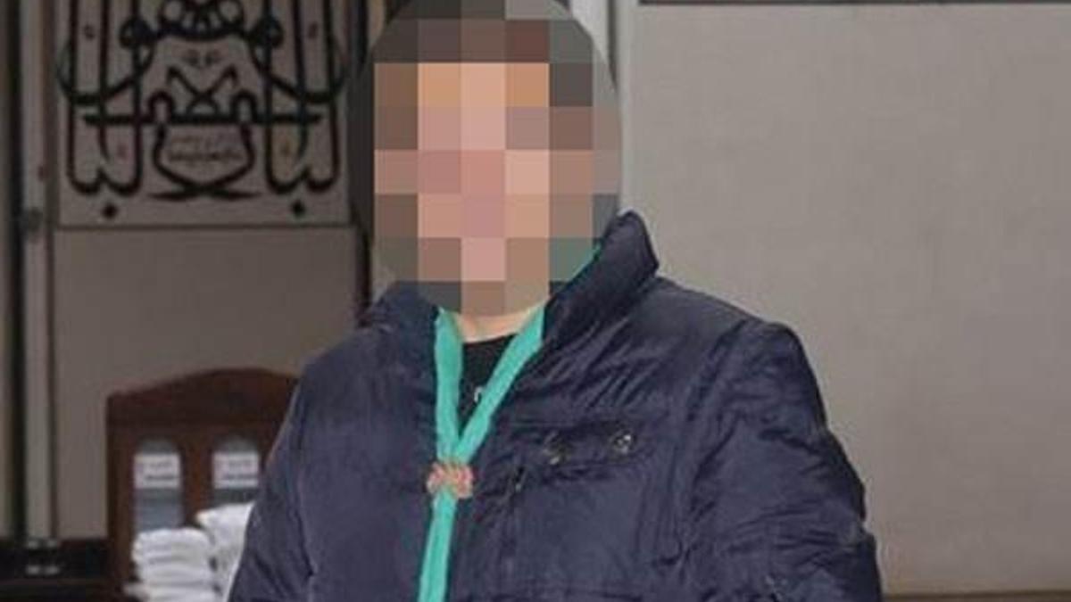 Kız öğrencisiyle yakınlık kuran öğretmen meslekten atıldı