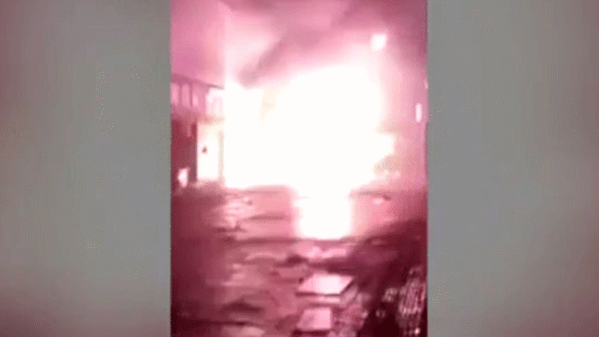 Havai fişek deposunda patlama