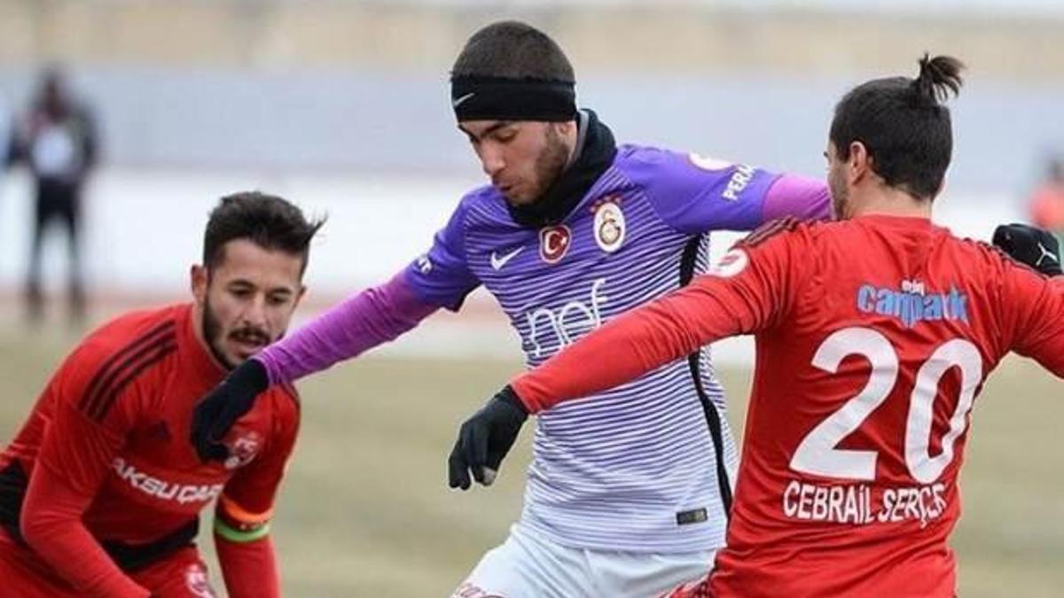 Rikerink gitmesine izin vermedi!