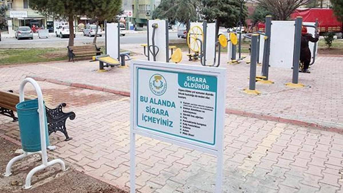 Parklarda sigara içmeyin uyarısı