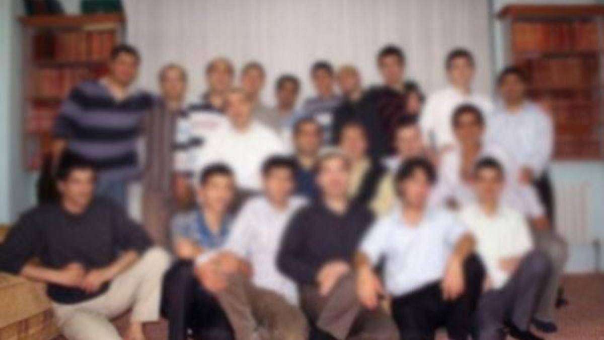 Kendini kanıtlayan "şakirtleri" sınav sorularıyla ödüllendirmiş