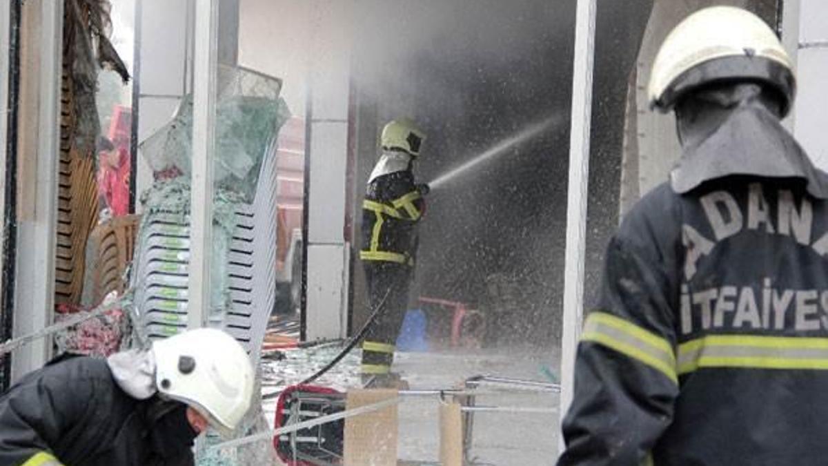 Adana'da plastik fabrikasında yangın