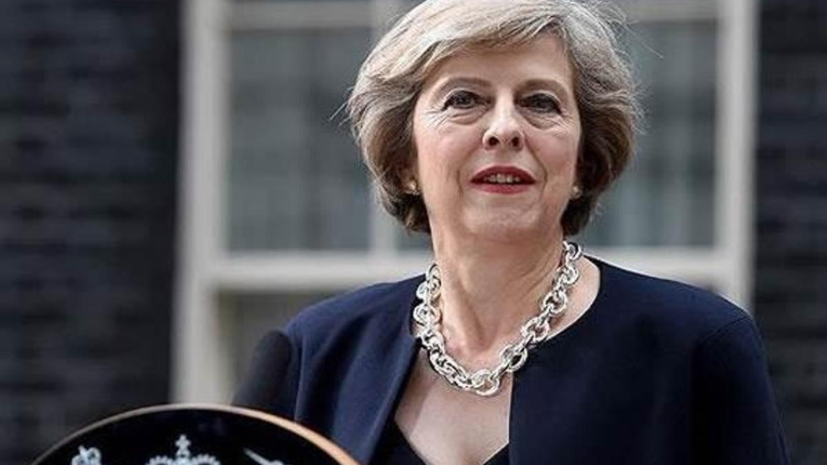 İngiltere Başbakanı May'den Trump'a 'Putin uyarısı'