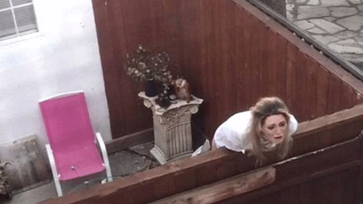 Ünlü yıldızın çöküşü! Apar topar hastaneye kaldırıldı