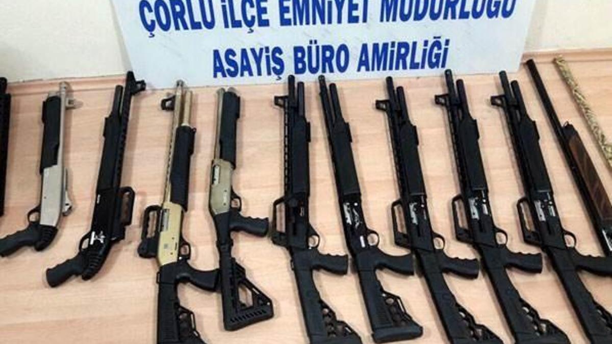 Kargo kolisinden 12 ruhsatsız tüfek çıktı