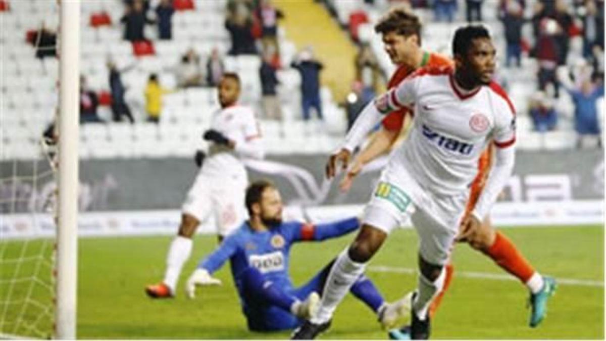 Eto'o coştu Antalya 3 puana koştu