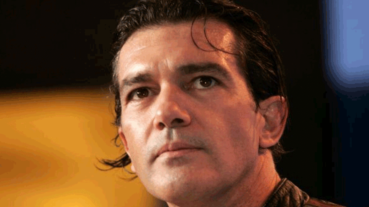 Antonio Banderas kalp krizi geçirdi!