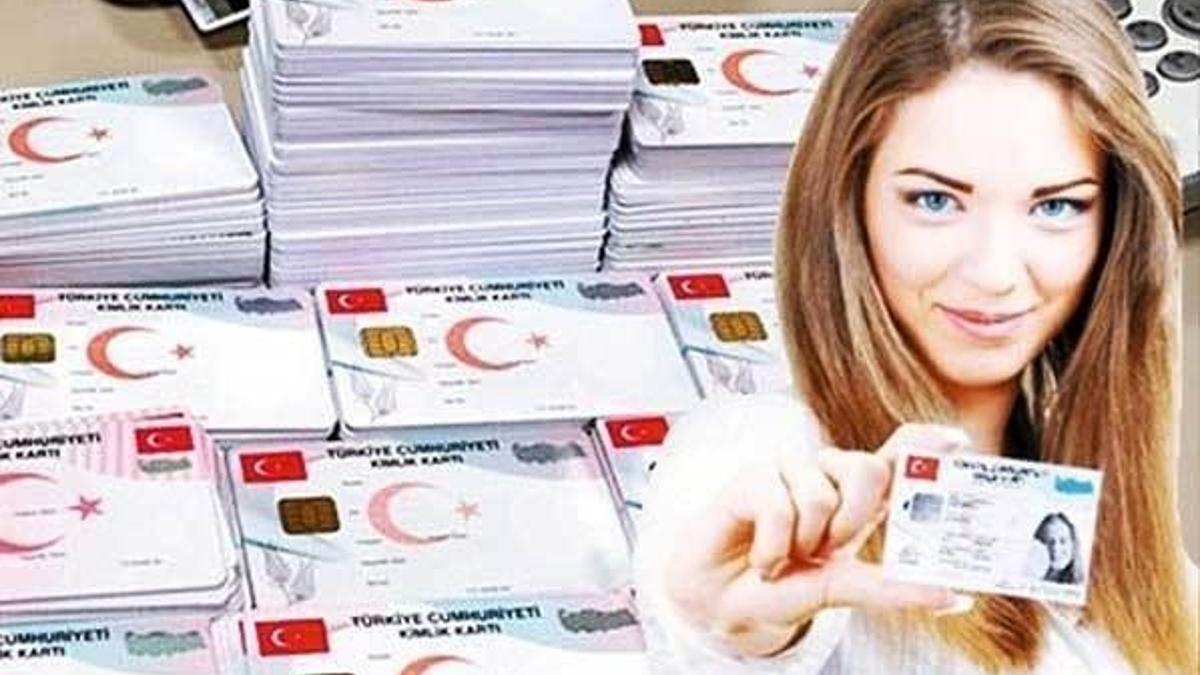 Yeni kimlikler izdihama yol açtı