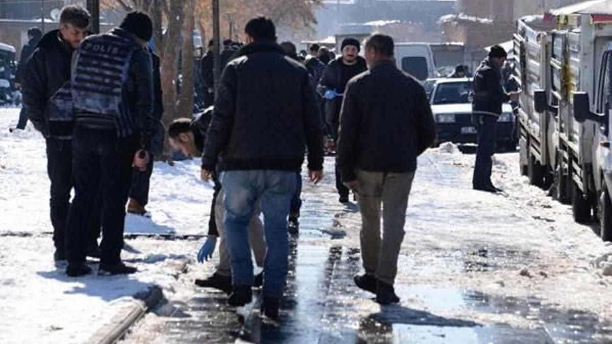 Diyarbakır'da polis noktasının yanında pompalıyla rastgele ateş açıldı