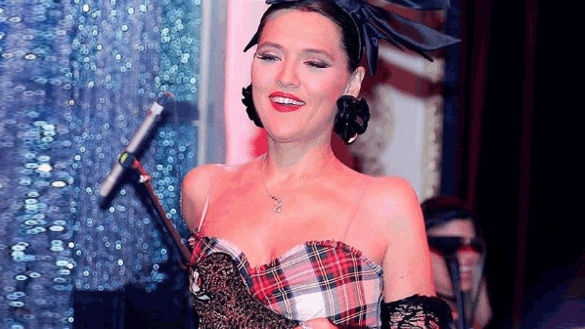 Demet Akalın: Aleyna 16 yaşında böyle ise...