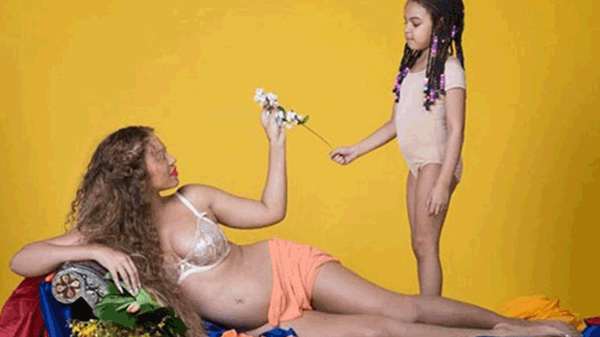 Beyonce'dan yeni hamilelik pozları!